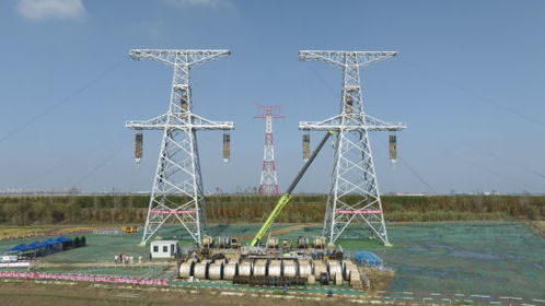 一线飞架南北 上海崇明500千伏输变电工程完成长江大跨越段建设